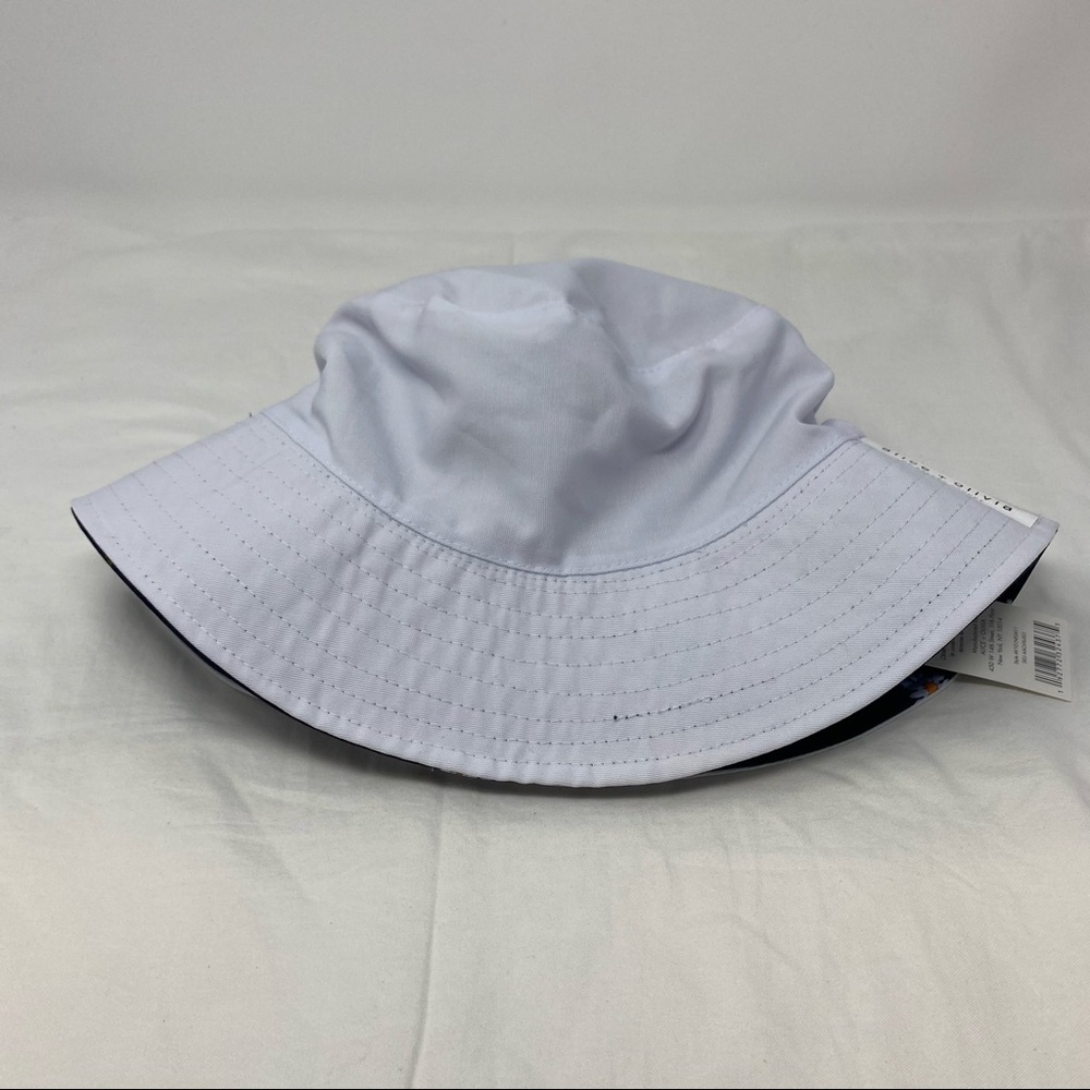Alice + Olivia Reversible Bucket Hat Daisy & White - Picture 6 of 10